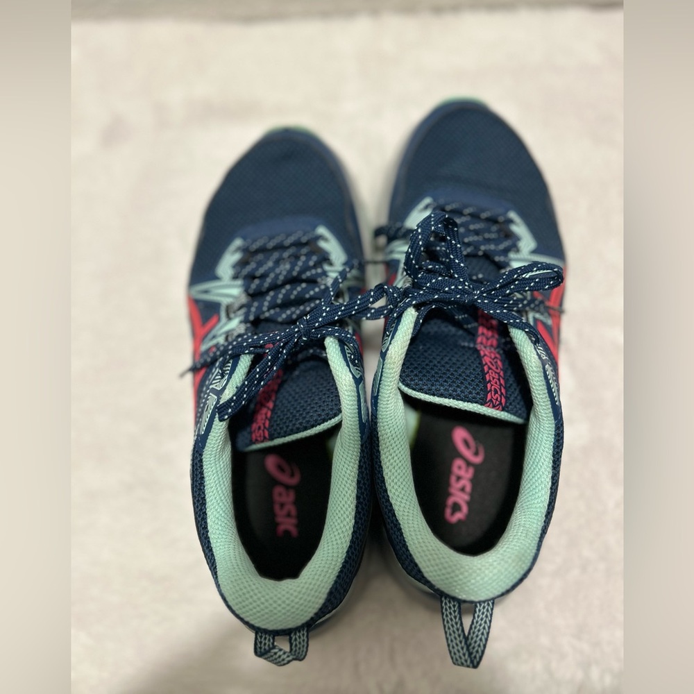 EUC Asics - Picture 3 of 7
